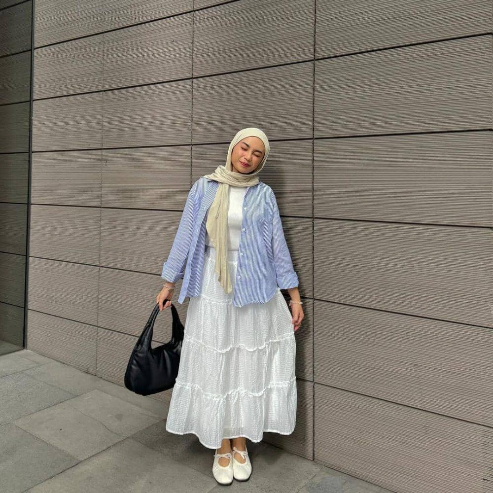 mix and match layering outfit ke kampus (instagram.com/adyaasyra)