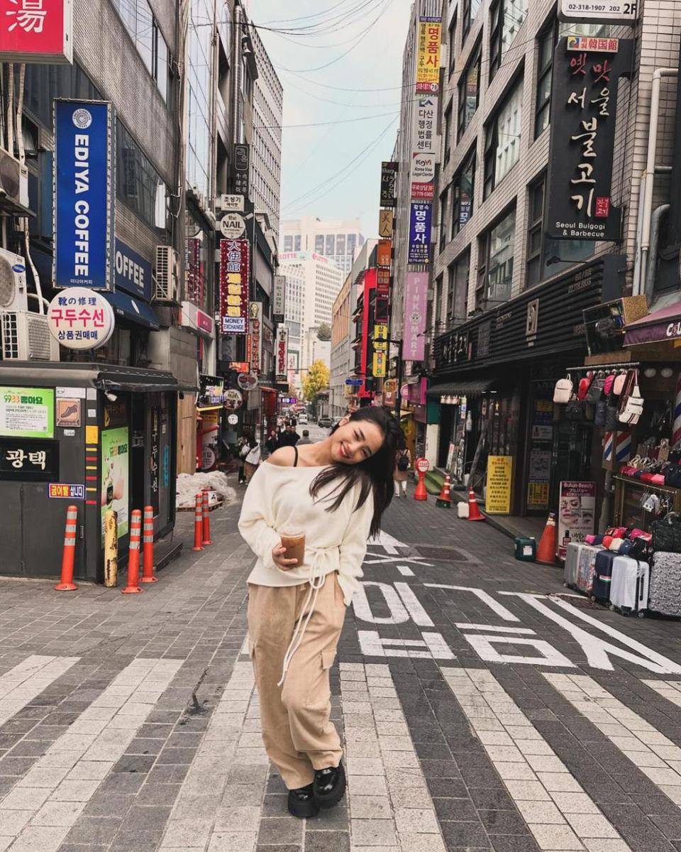 padu padan outfit dengan warna netral (instagram.com/fuji_an)
