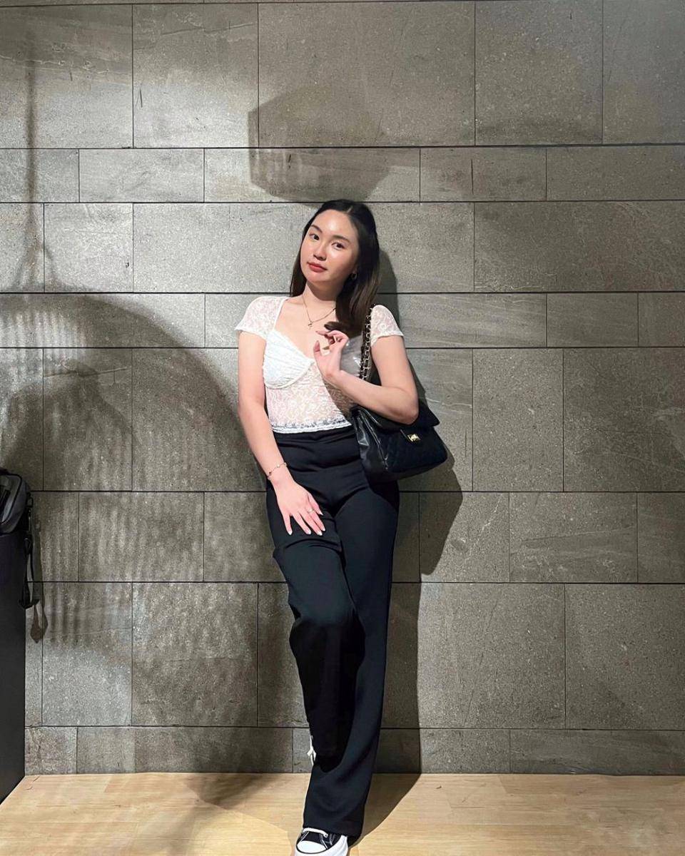 padu padan outfit dengan warna netral (instagram.com/ooooo.liv)