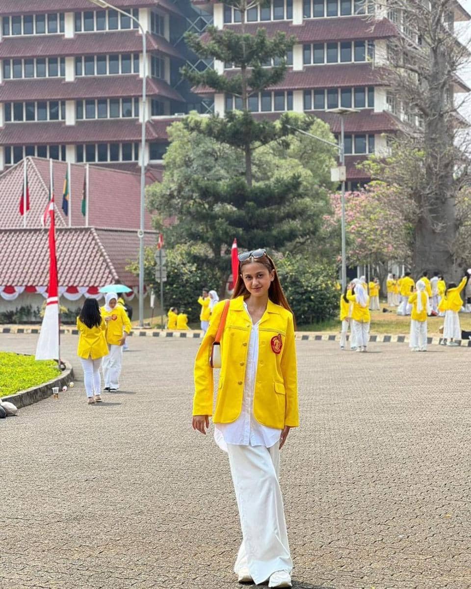 mix and match layering outfit ke kampus (instagram.com/abiramzi76 a)