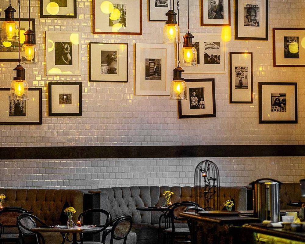 Suasana Domicile Kitchen and Lounge Gubeng. (instagram.com/domicilesby)