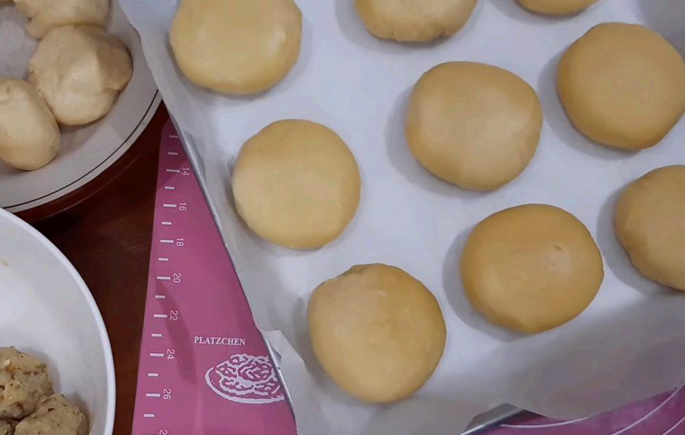 ilustrasi membuat bakpia kering kacang hijau (YouTube.com/Lavatera Kitchen)