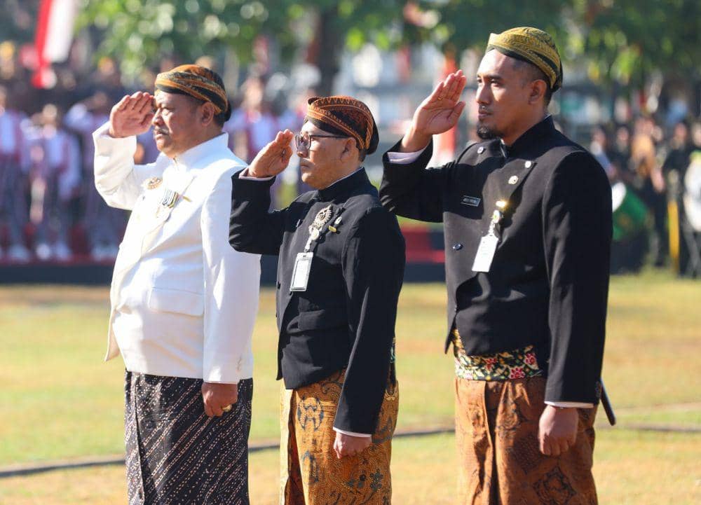 Upacara Hari Jadi ke-79 Provinsi Jawa Tengah berlangsung di Lapangan Pancasila, Salatiga, Senin (19/8/2024). (dok Humas Jateng)