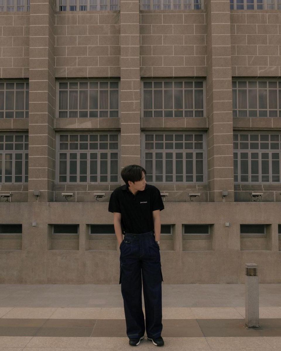 OOTD cargo pants ala Jespipat Tilapornputt (instagram.com/jesjpp)