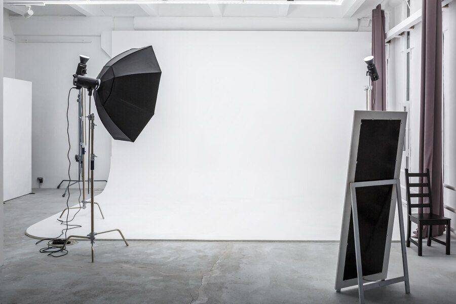 Ilustrasi studio foto (freepik.com/hiv_360)