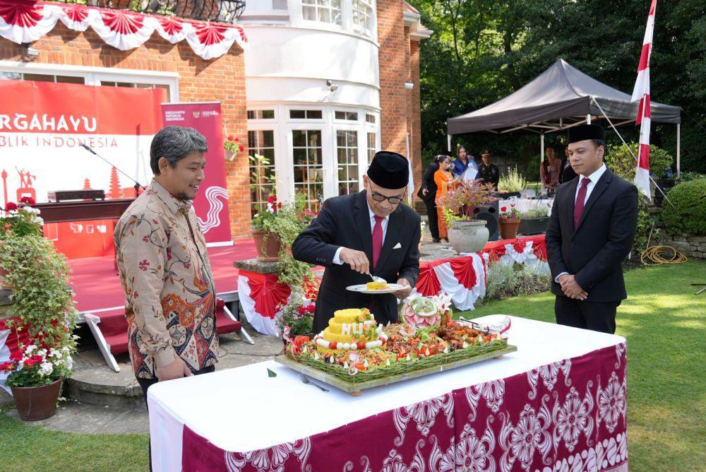 Duta Besar RI untuk Inggris, Desra Percaya. (dok. KBRI London)