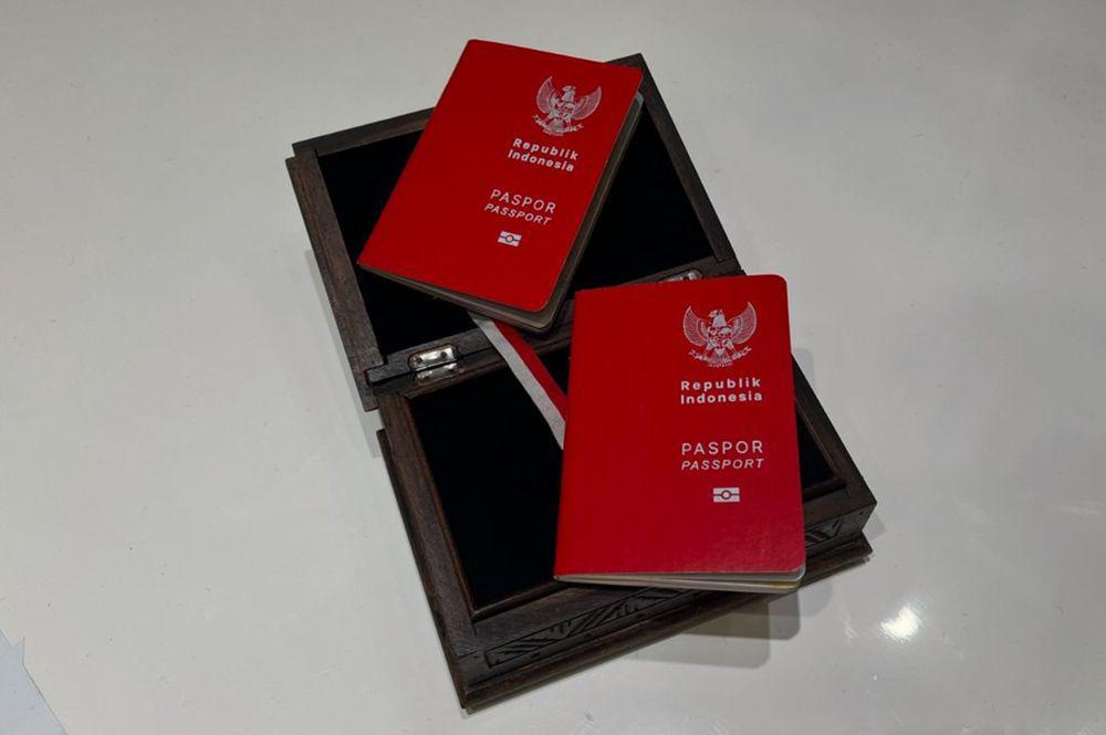 Kapan Paspor Baru Bersampul Merah Digunakan?
