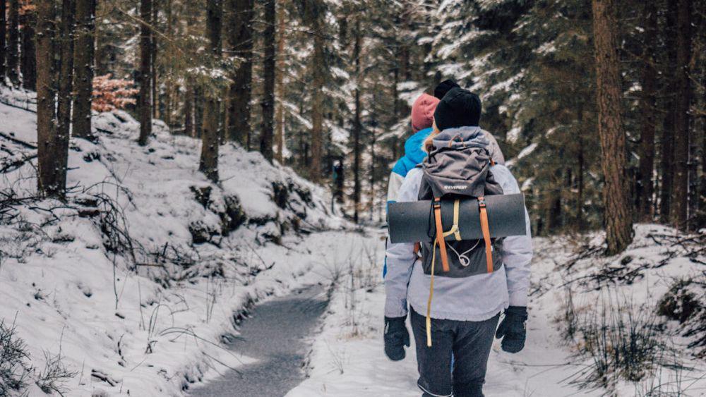 ilustrasi hiking (pexels.com/Edvin Richardson)