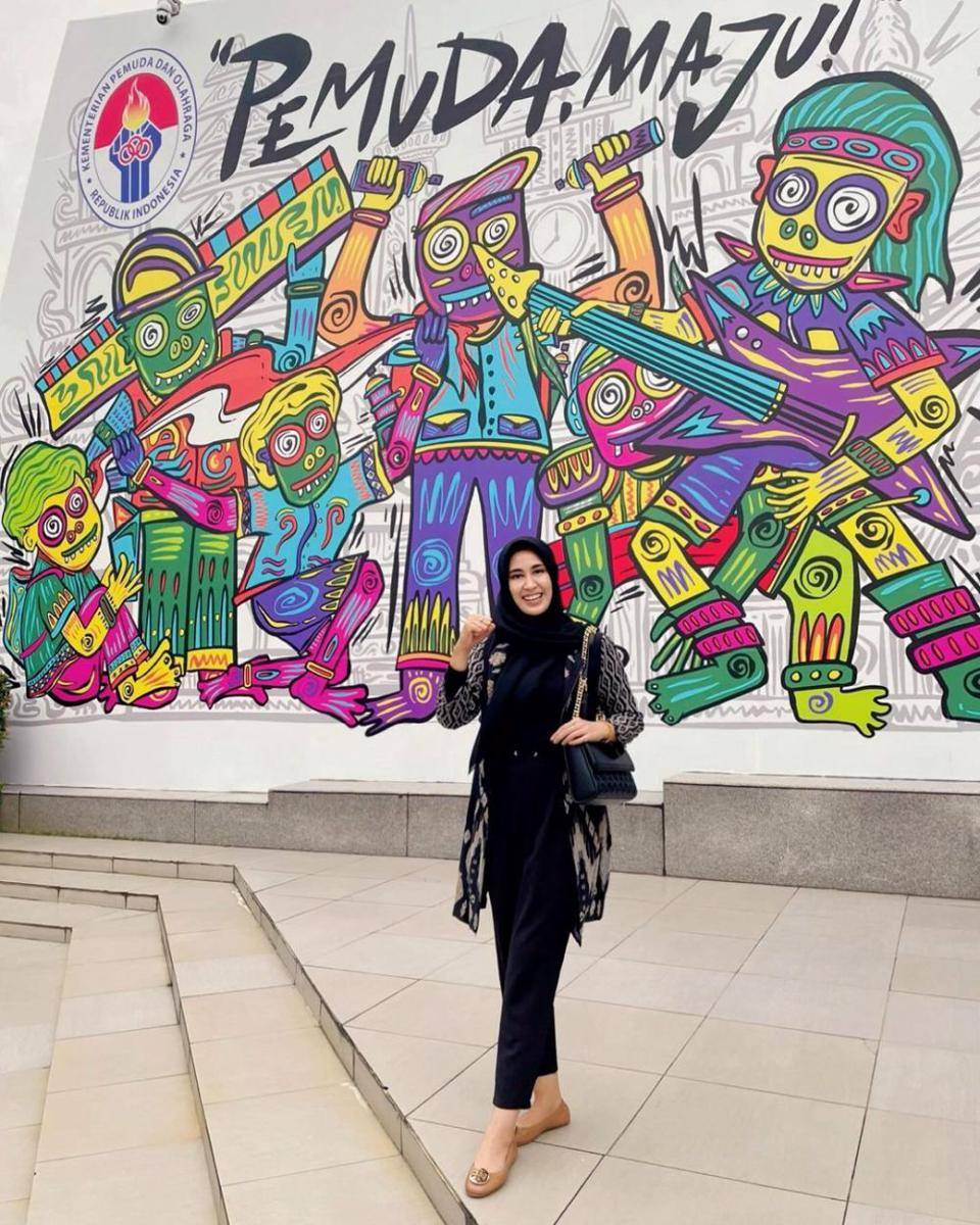 ide outfit ke kantor ala Astrid Widayani (instagram.com/astridwidayani)
