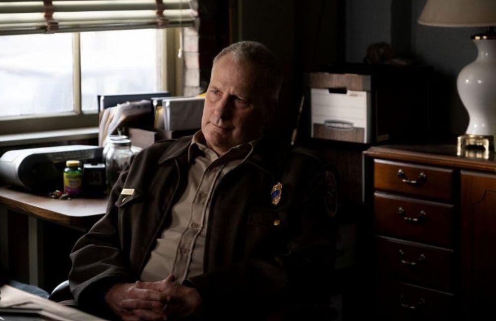 Jeff Daniels dalam serial American Rust (dok. Amazon Prime/American Rust)