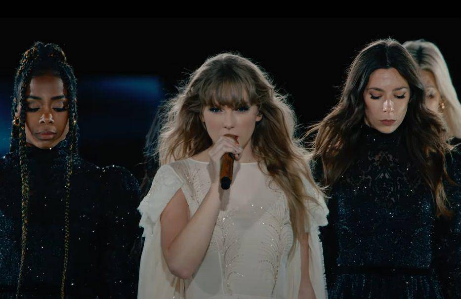 potret live Taylor Swift di The Eras Tour (dok. MUSIC RAMDOM/My Tears Ricochet)