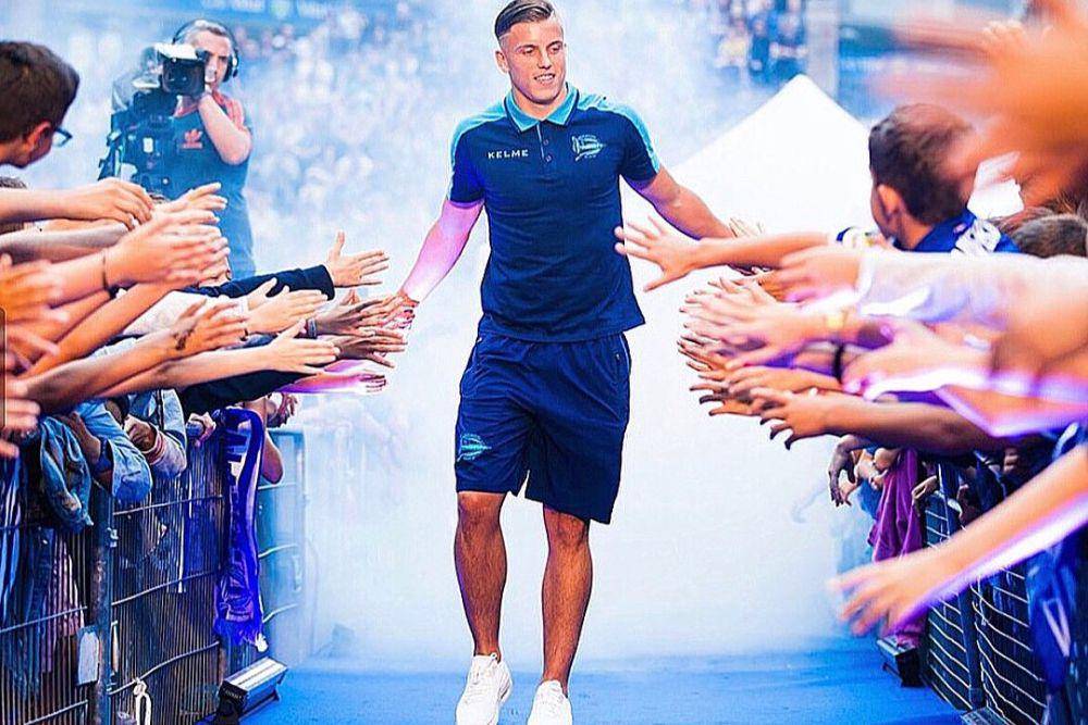 Ermedin Demirovic saat masih membela Deportivo Alaves. (instagram.com/e.demirovic29)