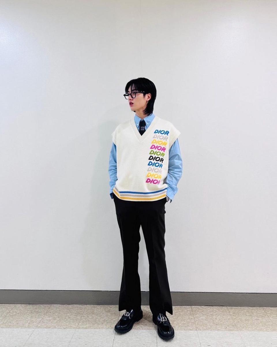 layering outfit ala Haruto Treasure (instagram.com/@yg_treasure_official)