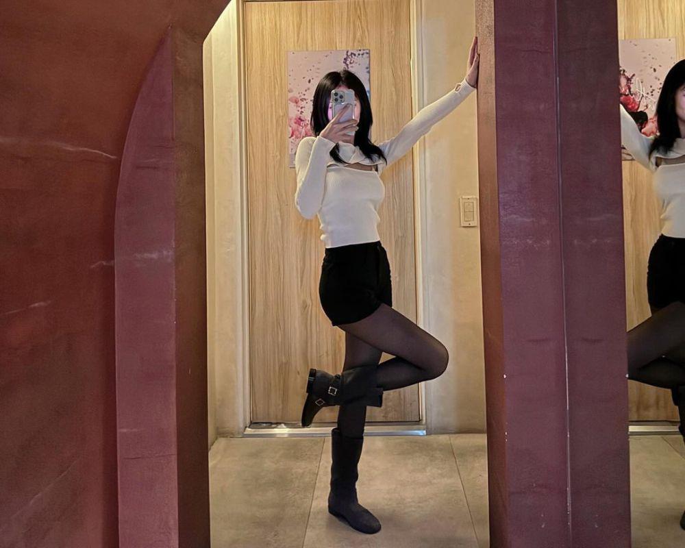 outfit nuansa putih ala Tzuyu Twice (instagram.com/@thinkaboutzu)