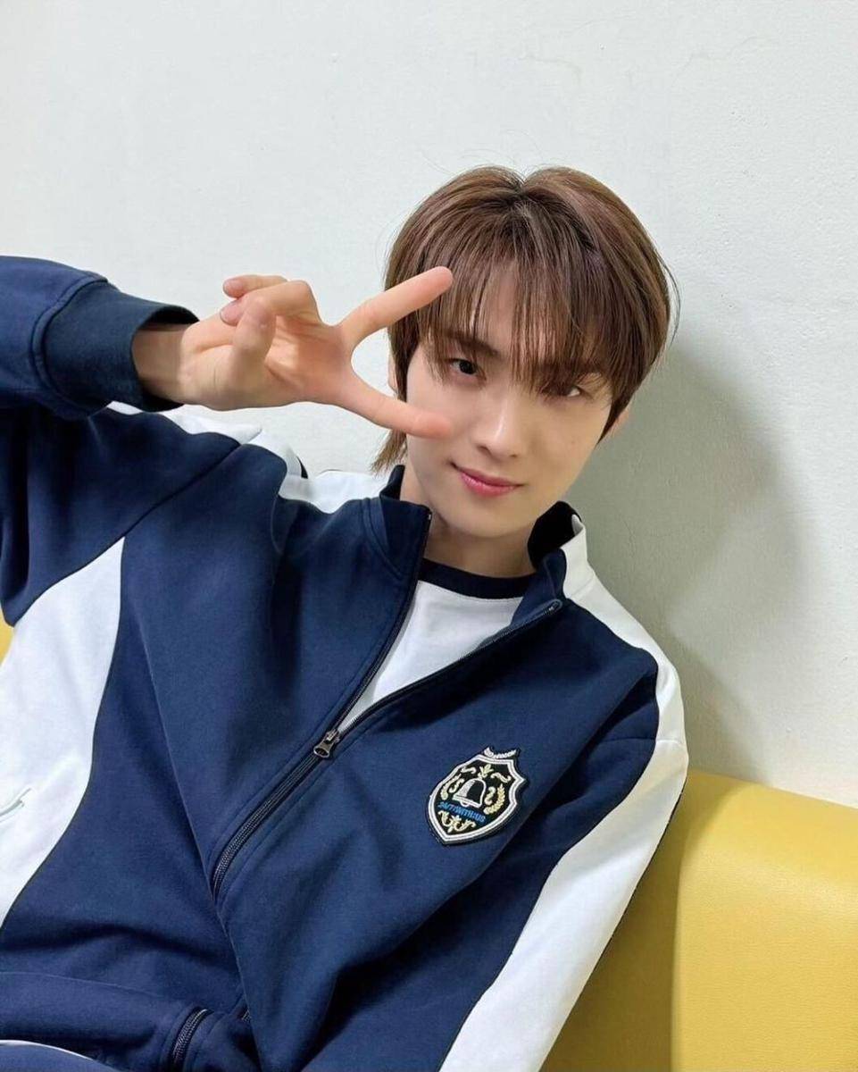 Youngjae TWS (instagram.com/tws_pledis)