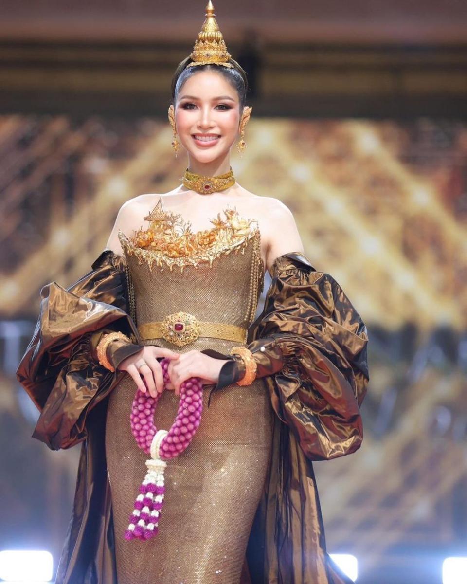 Potret Kostum Nasional Finalis di Miss International Queen 2024 (Instagram.com/missinternationalqueen)