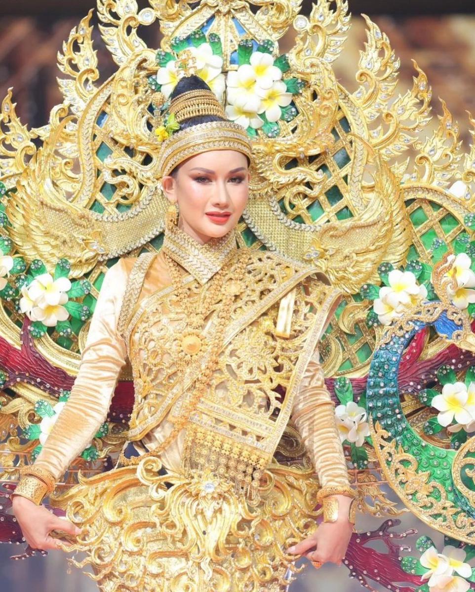 Potret Kostum Nasional Finalis di Miss International Queen 2024 (Instagram.com/missinternationalqueen)