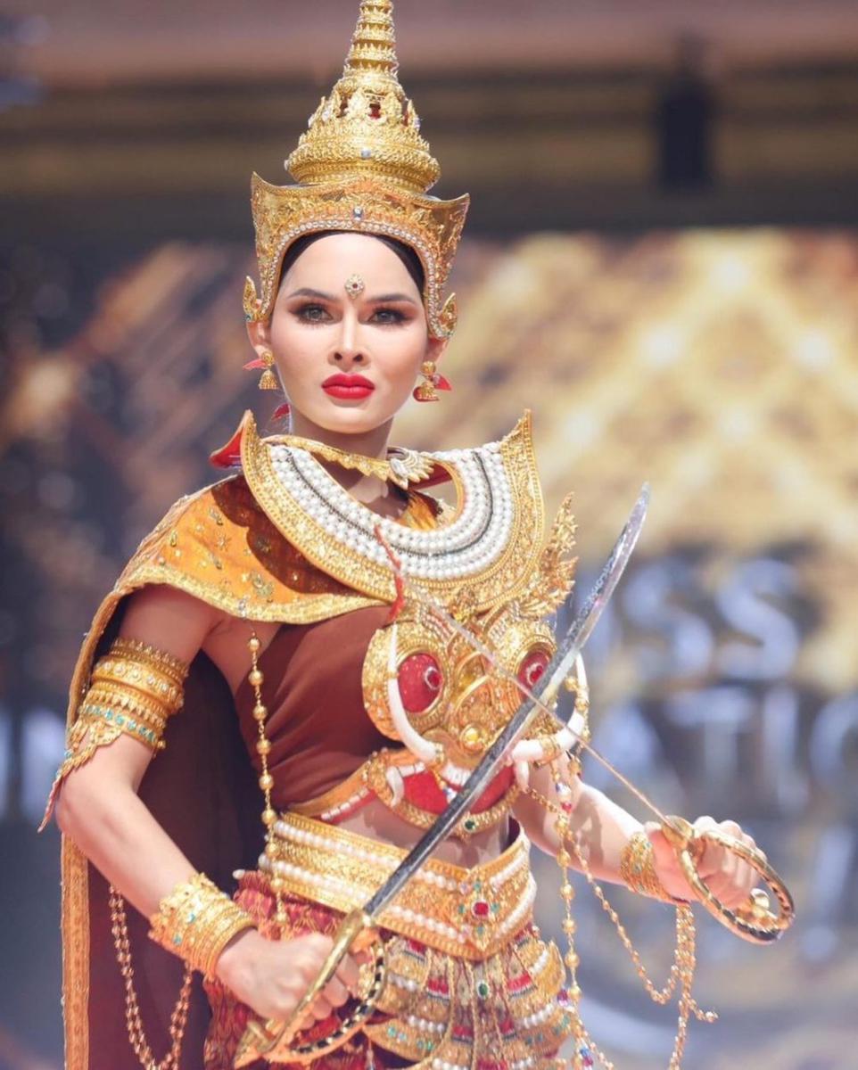 Potret Kostum Nasional Finalis di Miss International Queen 2024 (Instagram.com/missinternationalqueen)