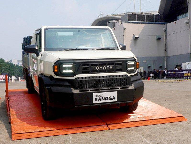 ilustrasi mobil komersial Toyota Hilux Rangga di GIIAS 2024 (dok. Toyota Astra)
