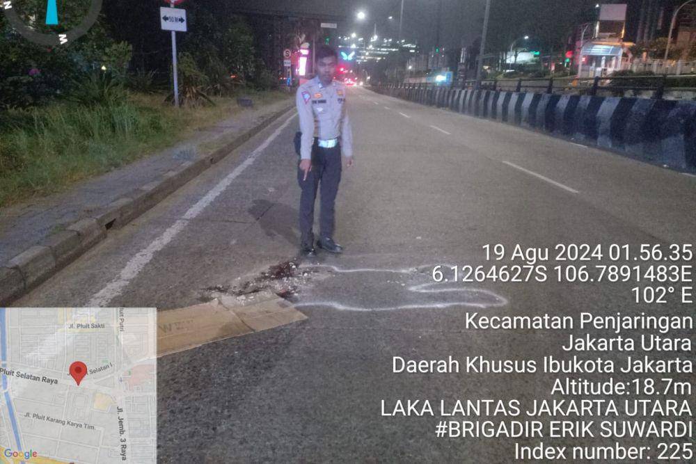 Sebuah mobil sport Lamborghini Hurican Huracan menabrak seseorang di Jalan Pluit Selatan Raya arah timur, Penjaringan Jakut, tepatnya di seberang Perwata Tower, pada dini hari tadi pukul 00.30 WIB. (dok. Polsek Penjaringan Jakut)