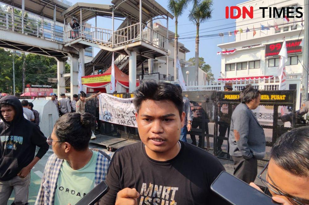 Jelang Pleno KPU DKI, Massa Demo Tolak Pencalonan Pasangan Dharma-Kun