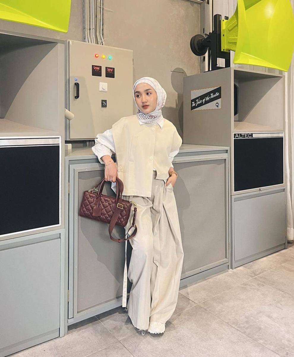 OOTD pakai vest ala Thafanya Sabila (instagram.com/thafanyads)