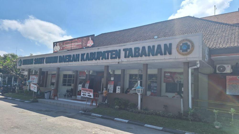 Eks Kantor Dispar Dibongkar untuk Lahan Parkir RSUD Tabanan