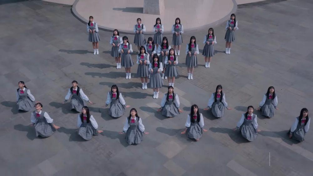 JKT48 Trainee dalam MV Belalang yang Membangkang (youtube.com/JKT48)