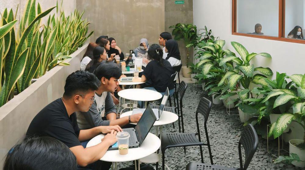 5 Kafe Nyaman di Sekitar Kampus UI Depok, Ada yang View Danau