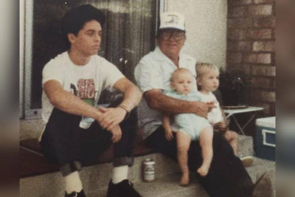 Billie Joe Armstrong dan pamannya (instagram.com/billiejoearmstrong)