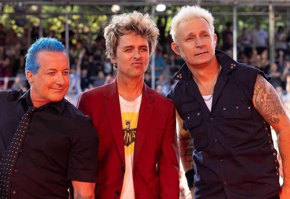 9 Kisah Tragis yang Dialami Personel Band Green Day