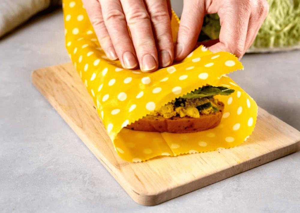 ilustrasi beeswax wrap (homesteadingfamily.com)