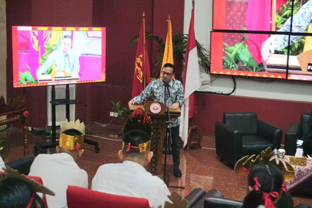 PKKMB Fakultas Hukum Unila sekaligus sosialisasi penggunaan aplikasi Hukum Online (dok/officialunila)