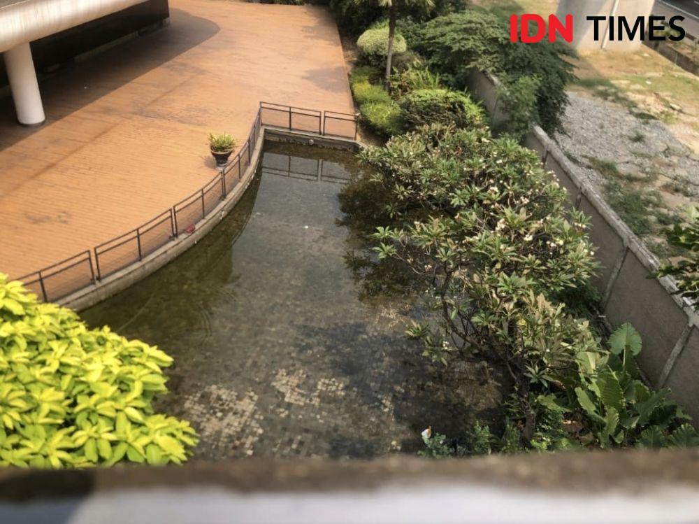 Lokasi pria di Bekasi ditemukan tewas di kolam apartemen. (IDN Times/Imam Faishal)
