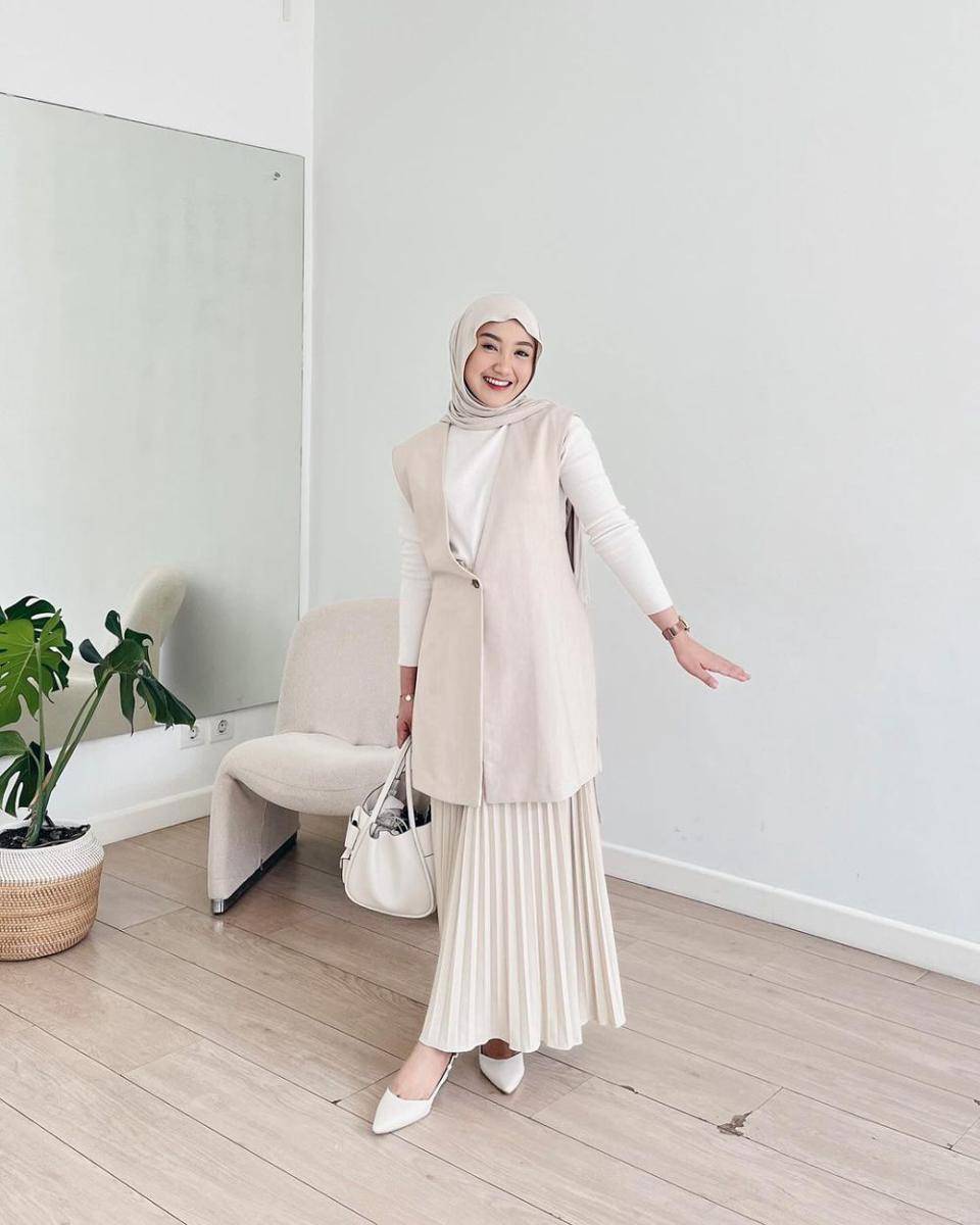 OOTD pakai vest ala Thafanya Sabila (instagram.com/thafanyads)