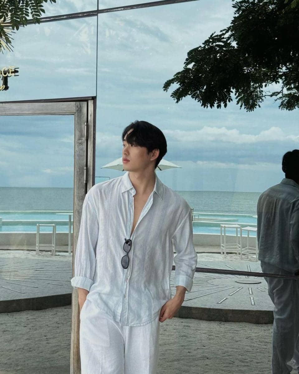 potret styling kemeja ala Est Supha (instagram.com/est_rvp)