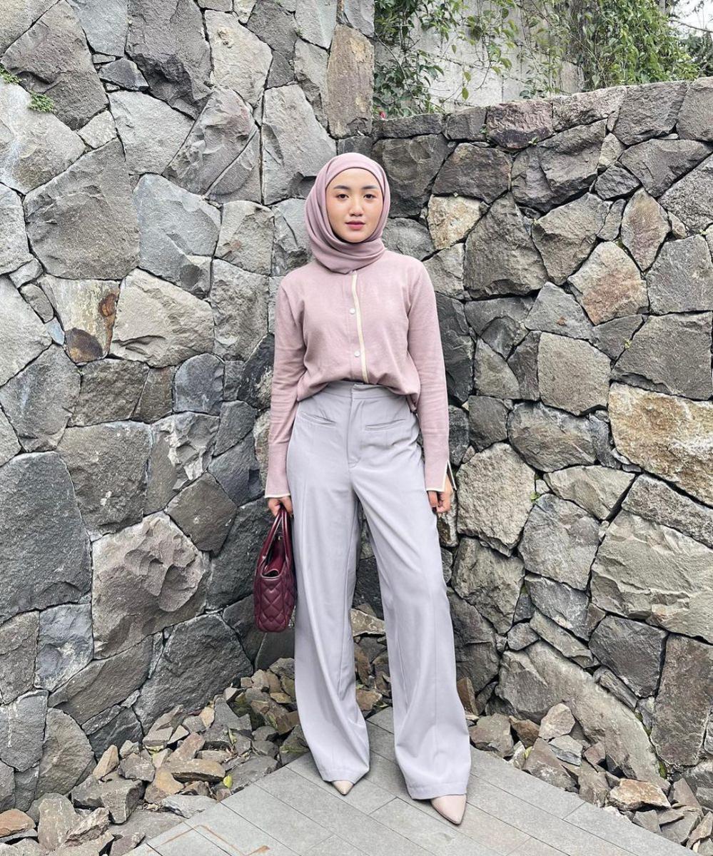 padu padan celana abu-abu ala Thafanya Sabila (instagram.com/thafanyads)