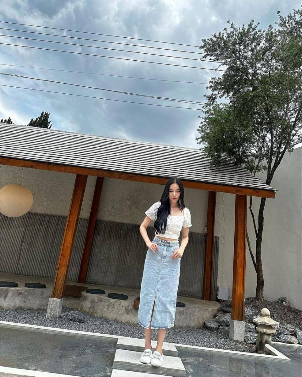 outfit Mook Worranit (instagram.com/mookworranit)