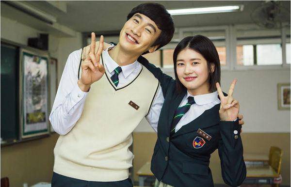 Lee Kwang Soo dan Jung So Min di balik layar drama The Sound of Your Heart (dok. KBS/The Sound of Your Heart)