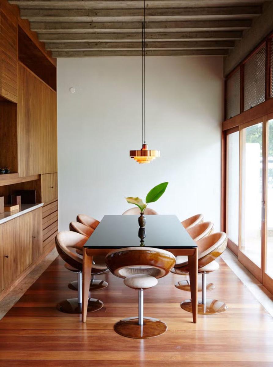 ilustrasi plafon ruang makan minimalis (housebeautiful.com)