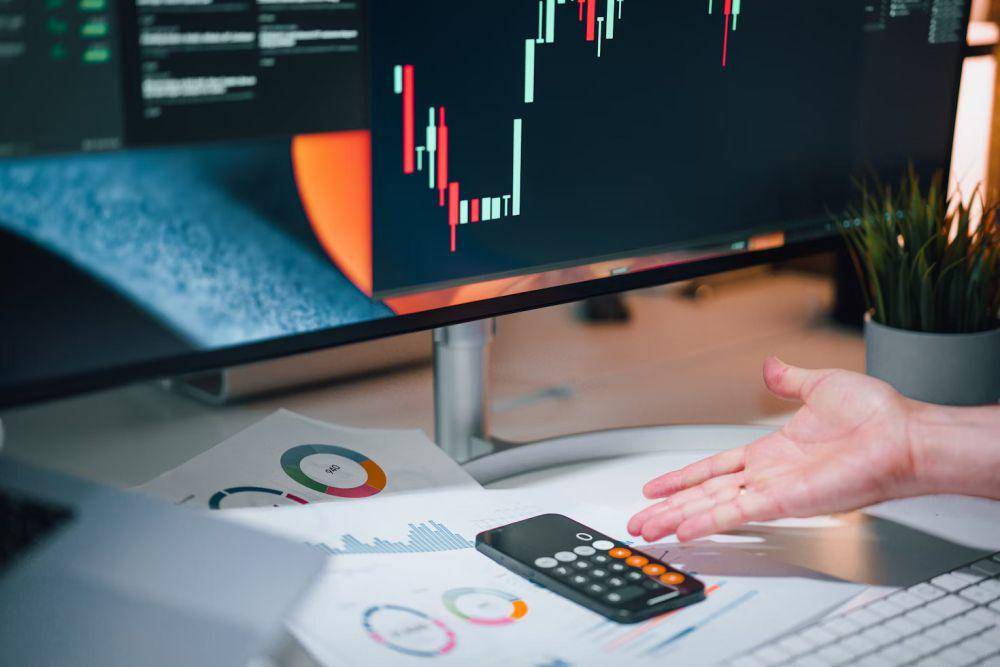 ilustrasi strategi bisnis (unsplash.com/Jakub Żerdzicki)