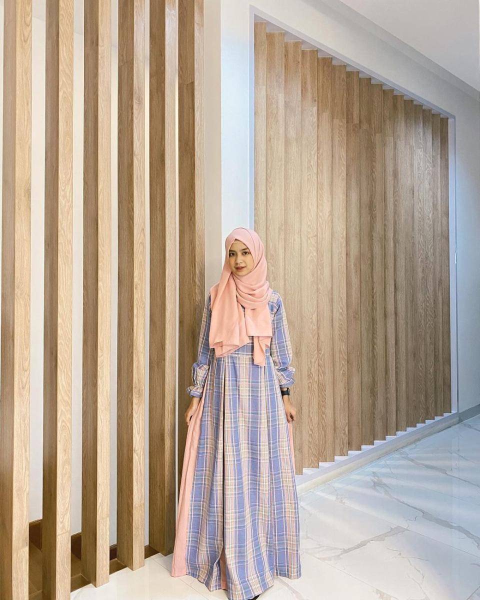 OOTD kuliah dengan dress (instagram.com/nashwaaaz)