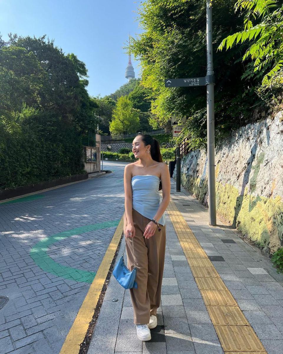 padu padan loose pants untuk OOTD minimalis (instagram.com/bebytsabina)