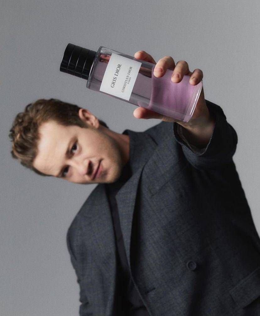 potret aktor Joseph Quinn jadi brand ambassador parfum Dior (instagram.com/josephquinn)