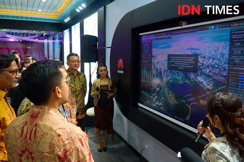 Demonstrasi Smart City di Indosat AI Experience Center di Solo Techno Park, Solo, Jawa Tengah, Selasa (20/8/2024). (IDN Times/Dhana Kencana)