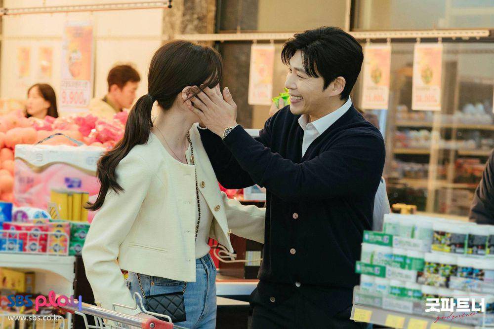 Choi Sa Ra (Han Jae Yi) dan Kim Ji Sang (Ji Seung Hyun) dalam drama Good Partner (dok. SBS/Good Partner)