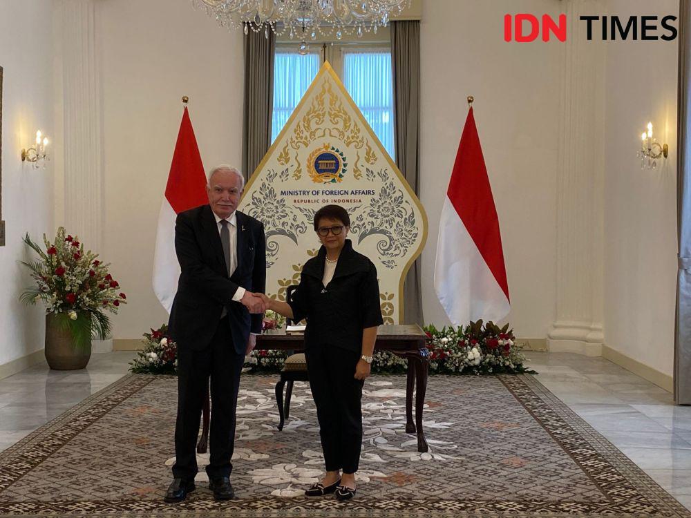 Menteri Luar Negeri RI Retno Marsudi menerima Utusan Khusus Presiden Palestina, Riyad al-Maliki. (IDN Times/Sonya Michaella)