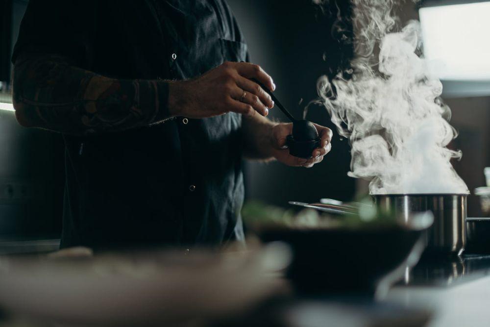 ilustrasi memasak (pexels.com/cottonbro studio)