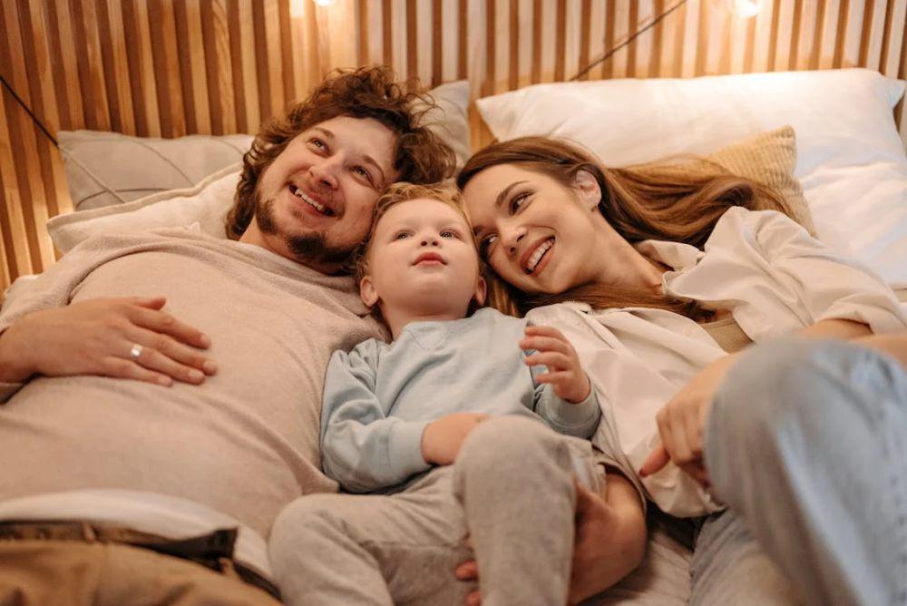 ilustrasi bercanda dengan anak(pexels.com/Pavel Danilyuk)