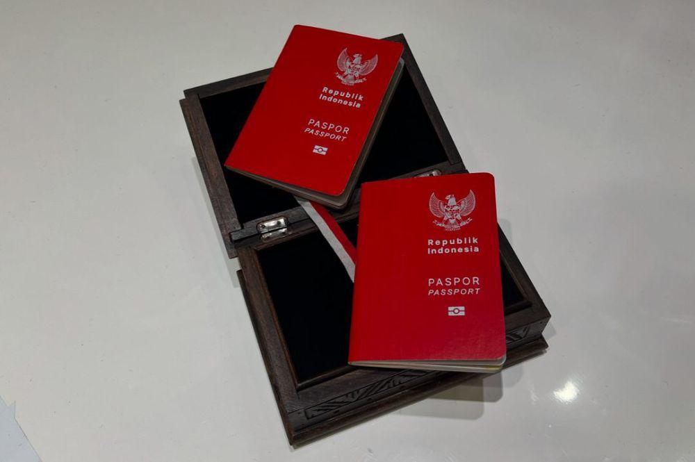 5 Alasan Paspor Baru Indonesia Gunakan Motif Kain Nusantara